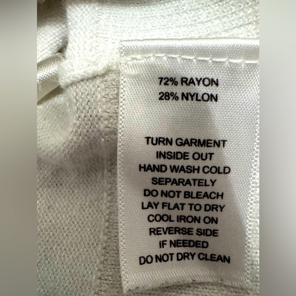 White House Black Market White Cardigan Gold/silver bead snap front closure sz M - Picture 8 of 8